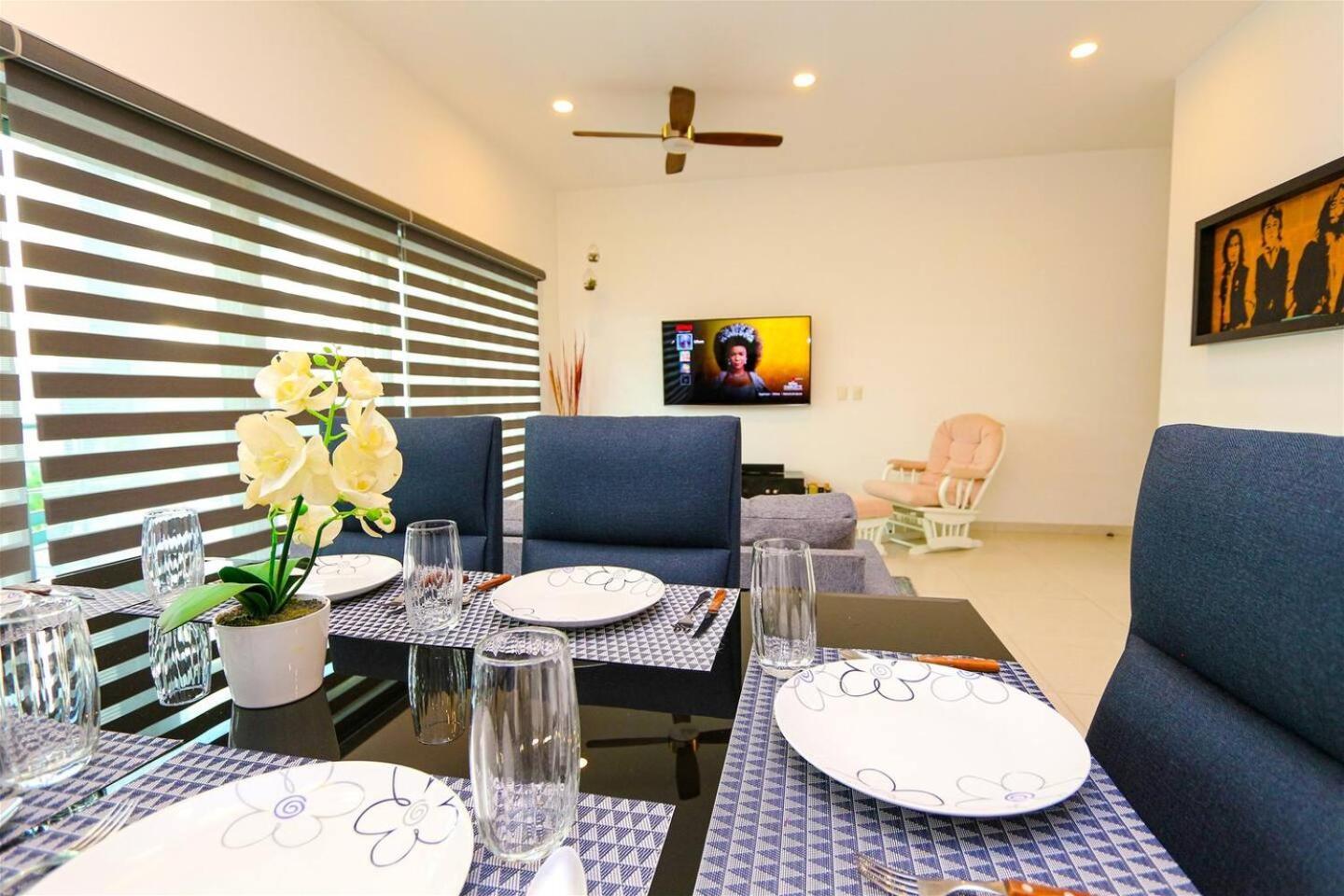 2br 2ba Aptm - Centric - Near The - Amazing Pool Apartamento
