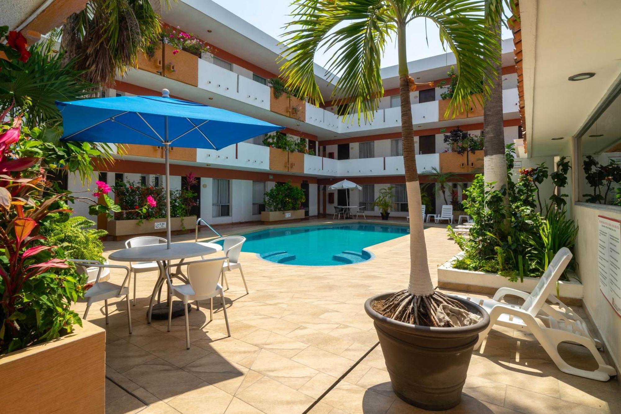 Hotel Azteca 3*