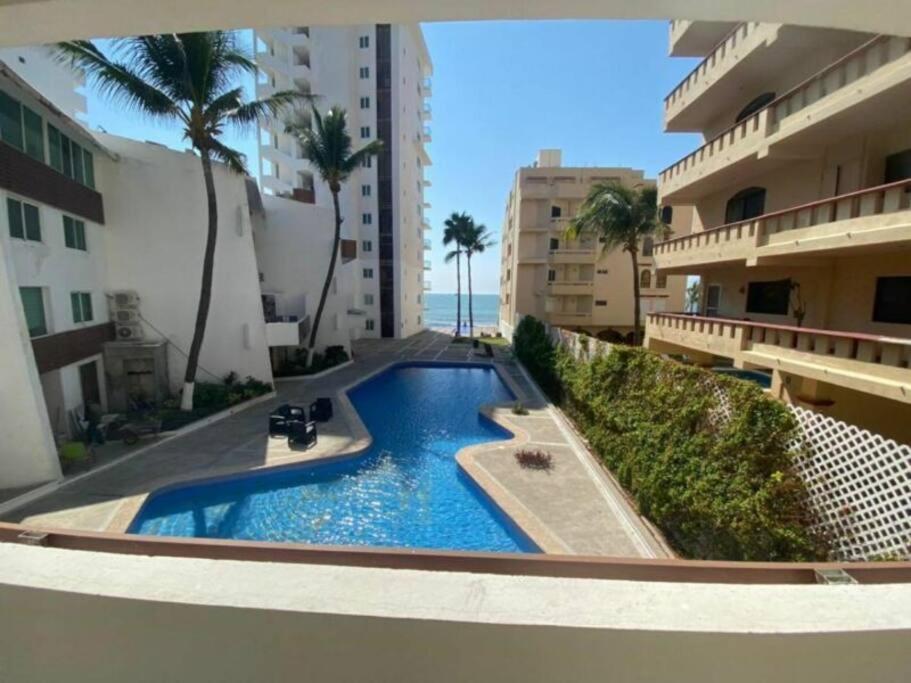 2 Bdrm - Sleeps 8 -ocean Front -ocean View Apartamento