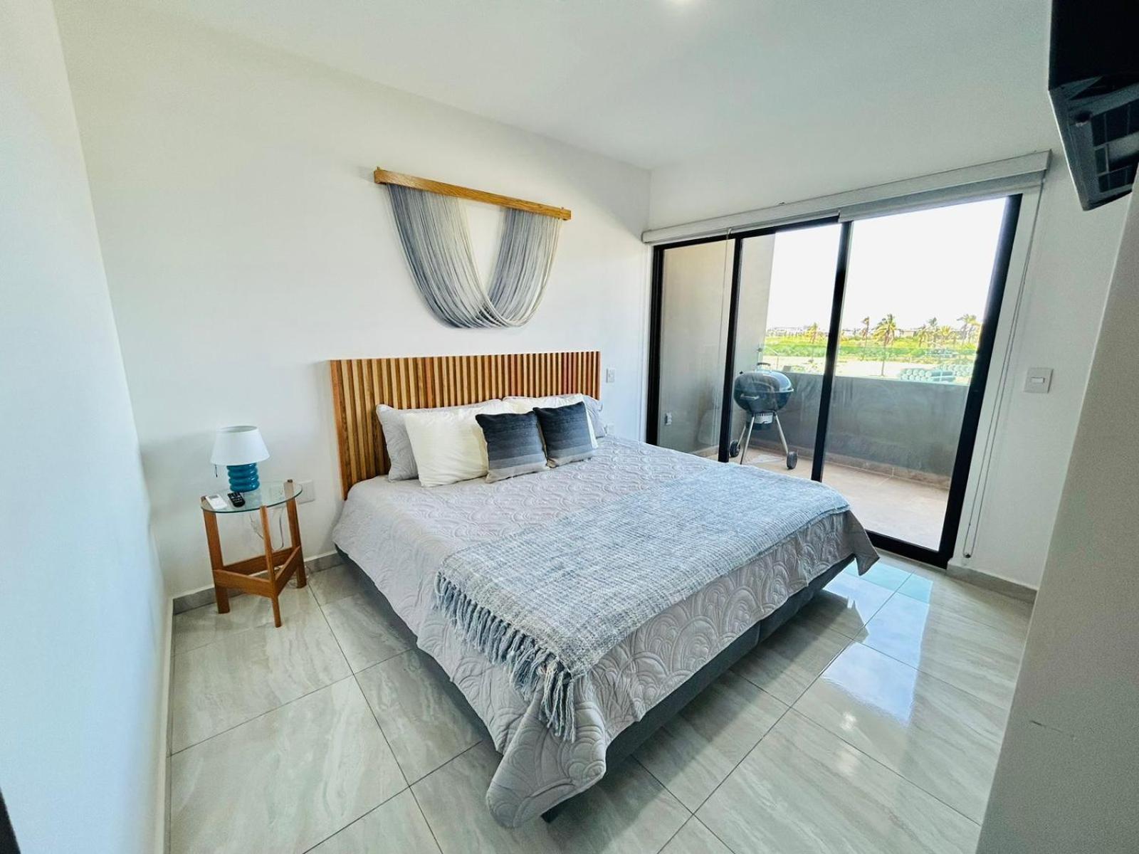 Apartamento Moderno Con Alberca Cerca De La Playa By G P S Rentas