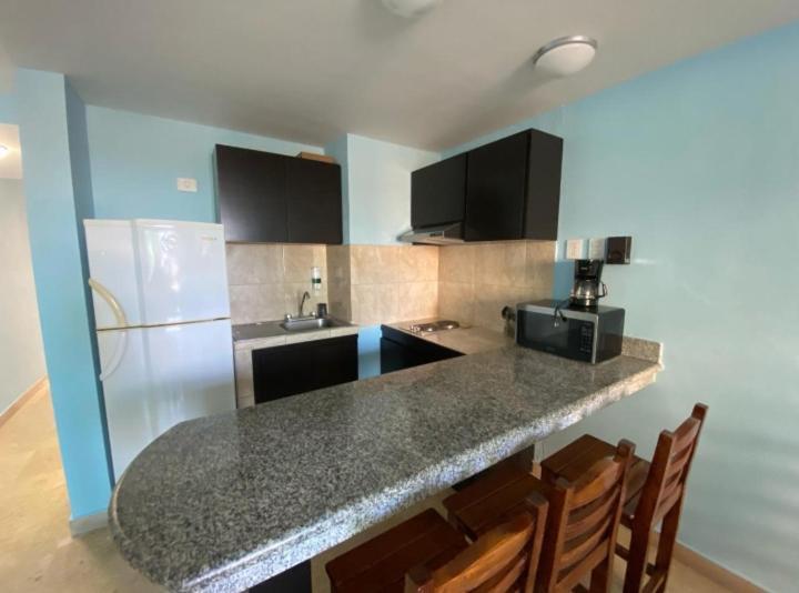 2 Bdrm - Sleeps 8 -ocean Front -ocean View Apartamento *