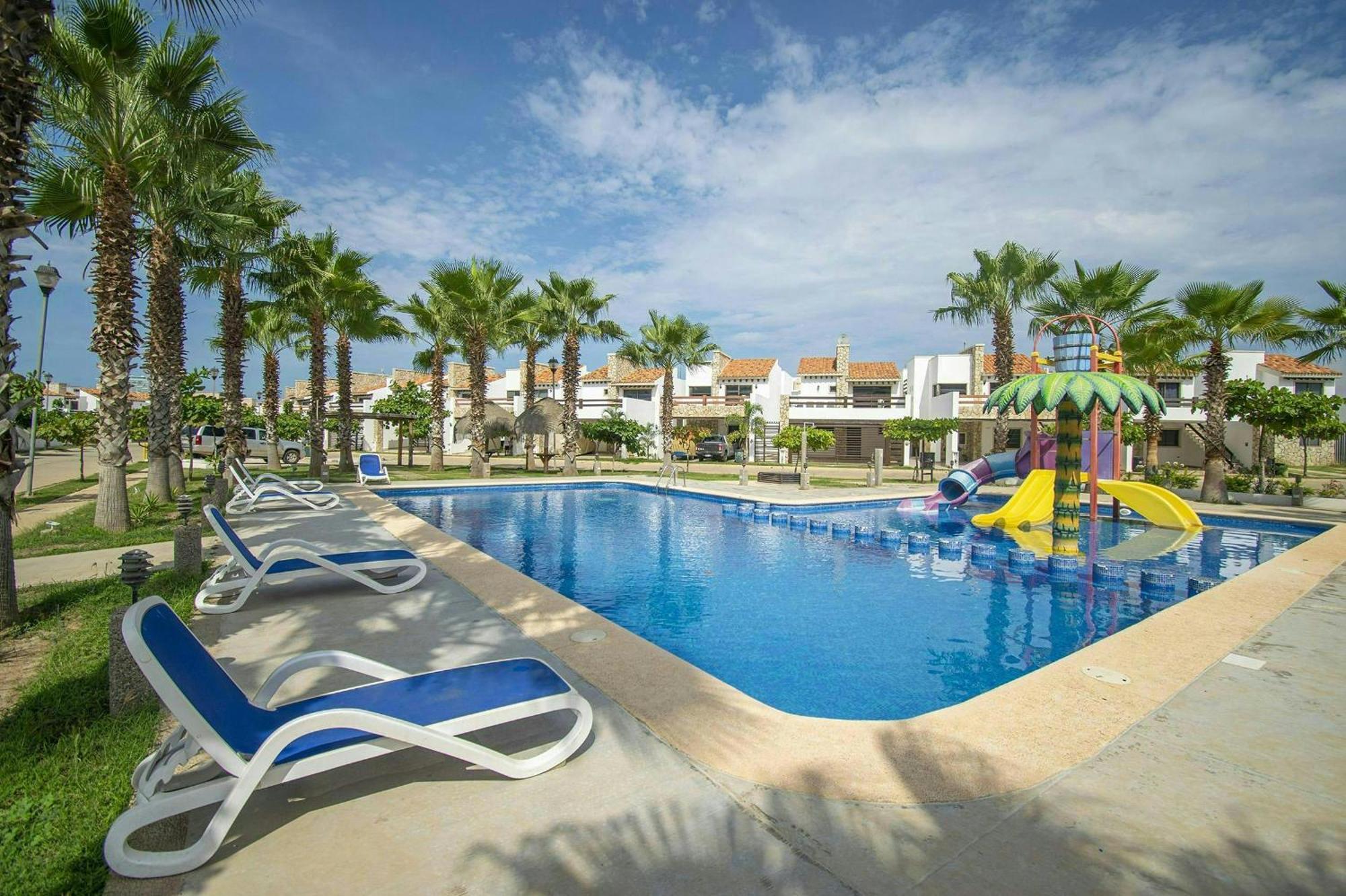 Apartment Promo-sleeps 6-walk To & Mazagua Park-pool-gated Mazatlan