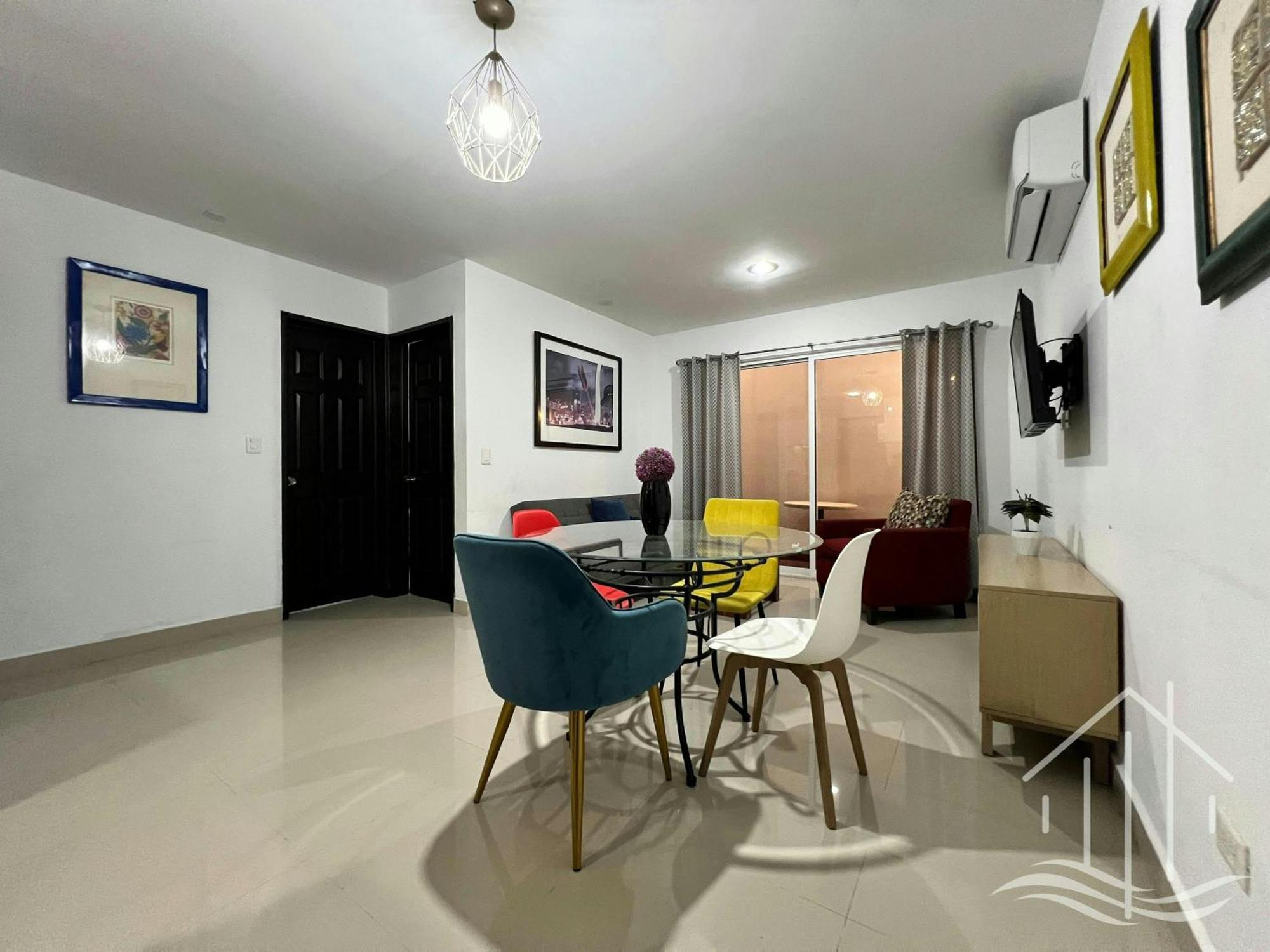 Apartment Promo-sleeps 6-walk To & Mazagua Park-pool-gated