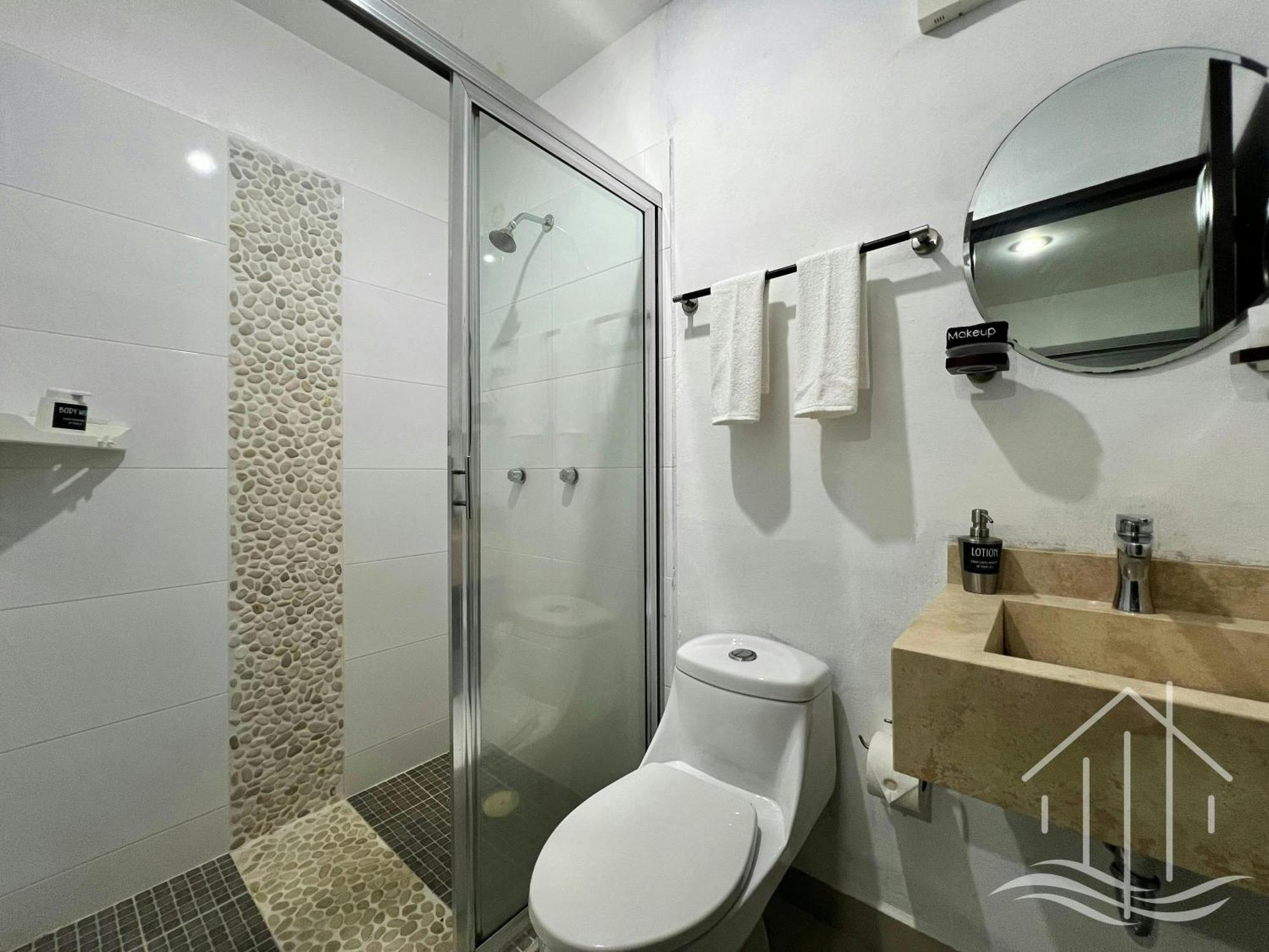 Promo-sleeps 6-walk To & Mazagua Park-pool-gated Apartment *
