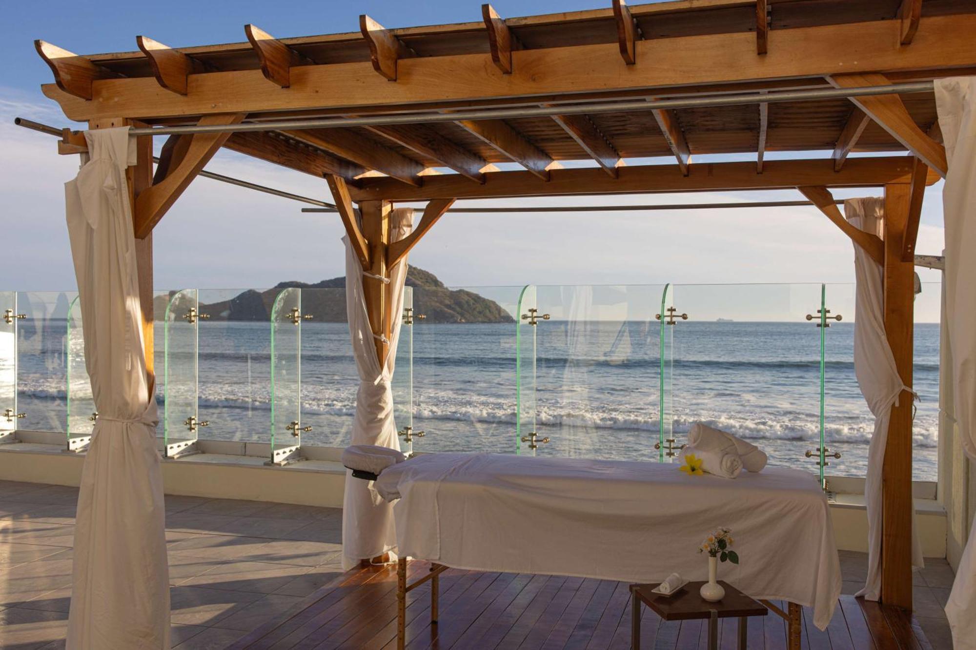Doubletree By Hilton Mazatlan, Sin