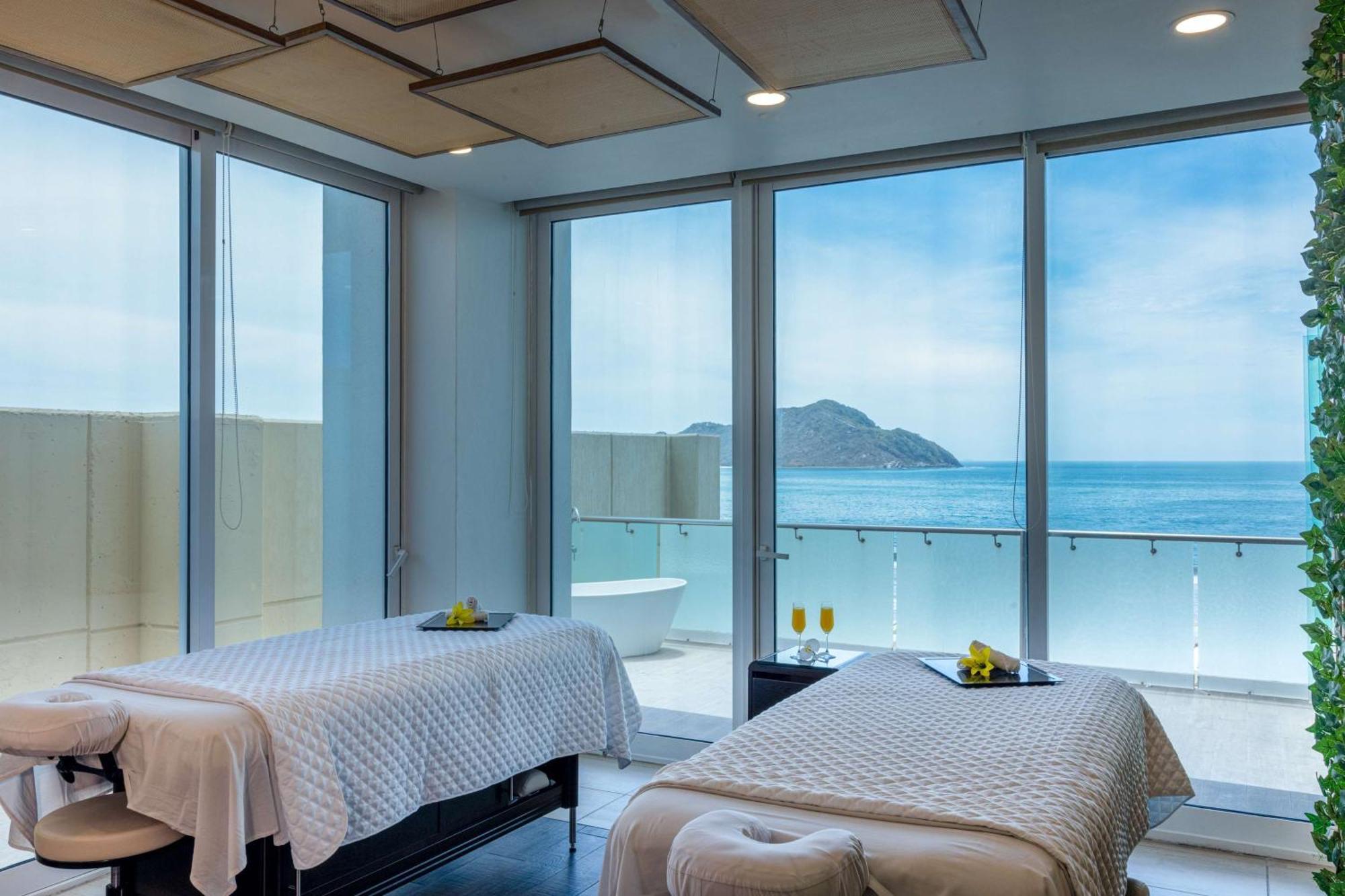 Doubletree By Hilton Mazatlan, Sin Resort