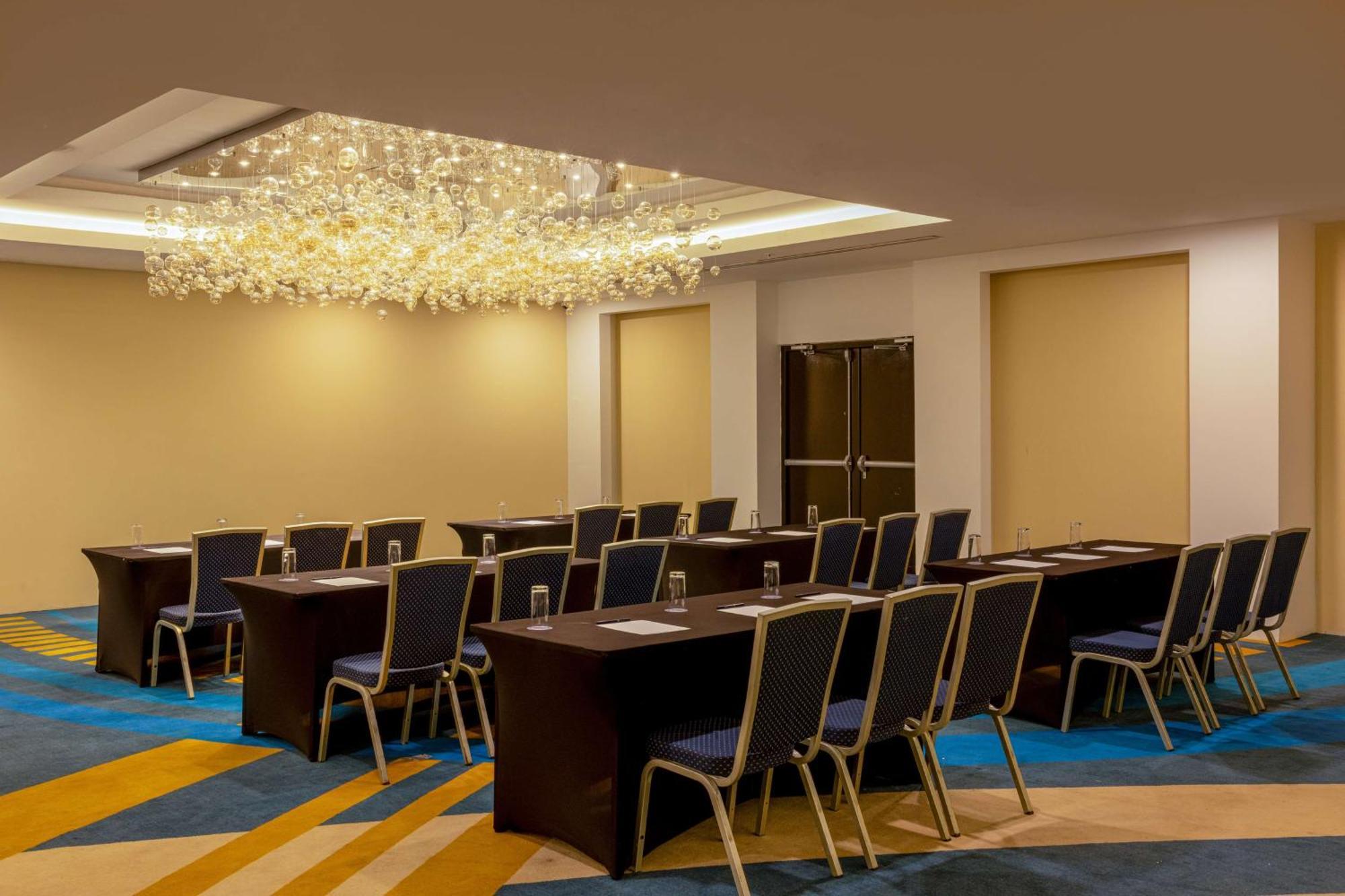 Doubletree By Hilton Mazatlan, Sin Resort