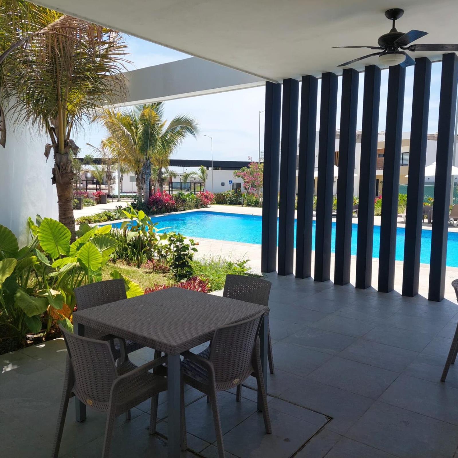 Casa Amueblada En Privada Con Alberca Mazatlán