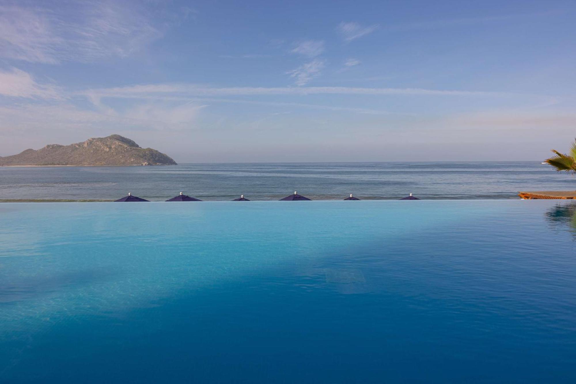 Doubletree By Hilton Mazatlan, Sin