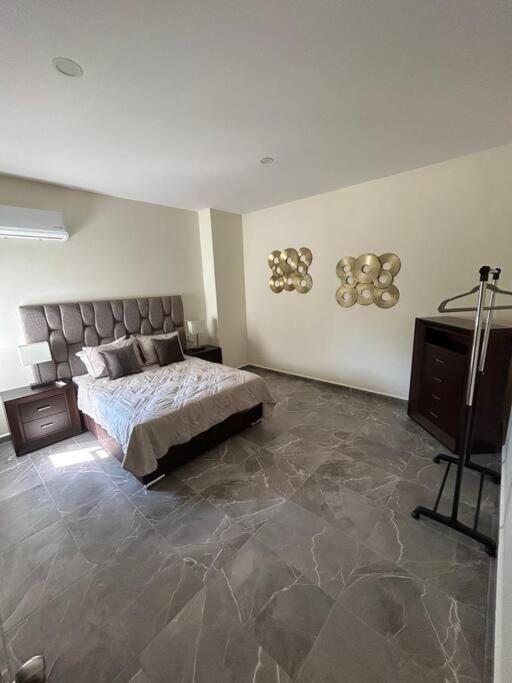 Apartamento Nightlife Haven