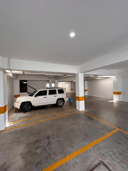 Apartamento Nightlife Haven *