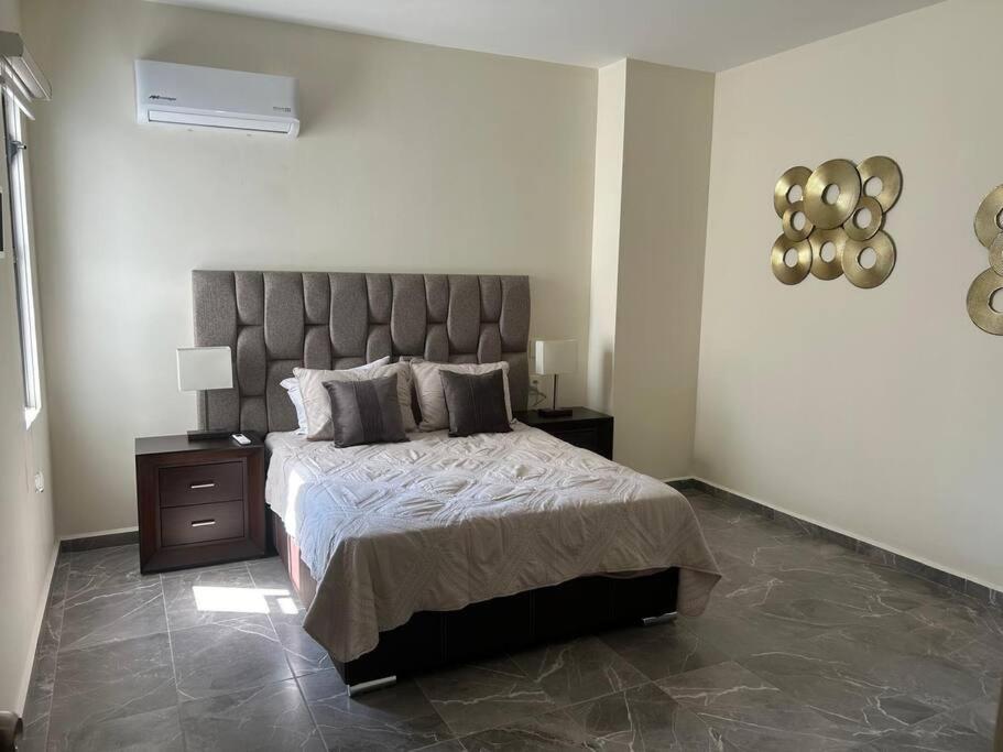 Nightlife Haven Apartamento