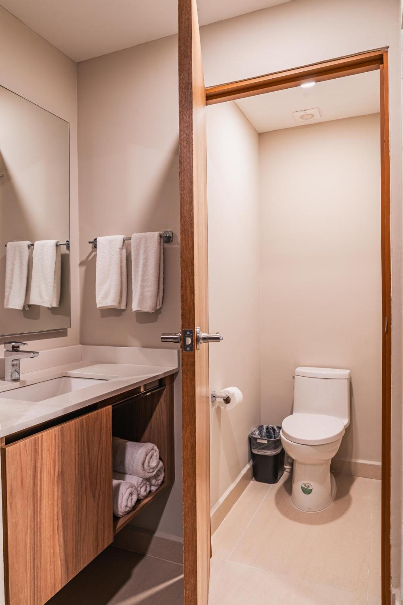 Wyndham Garden Marina 3*