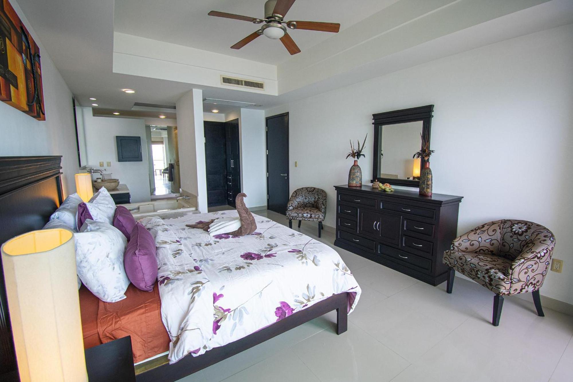 Ocean Front Solaria Tower 203 *