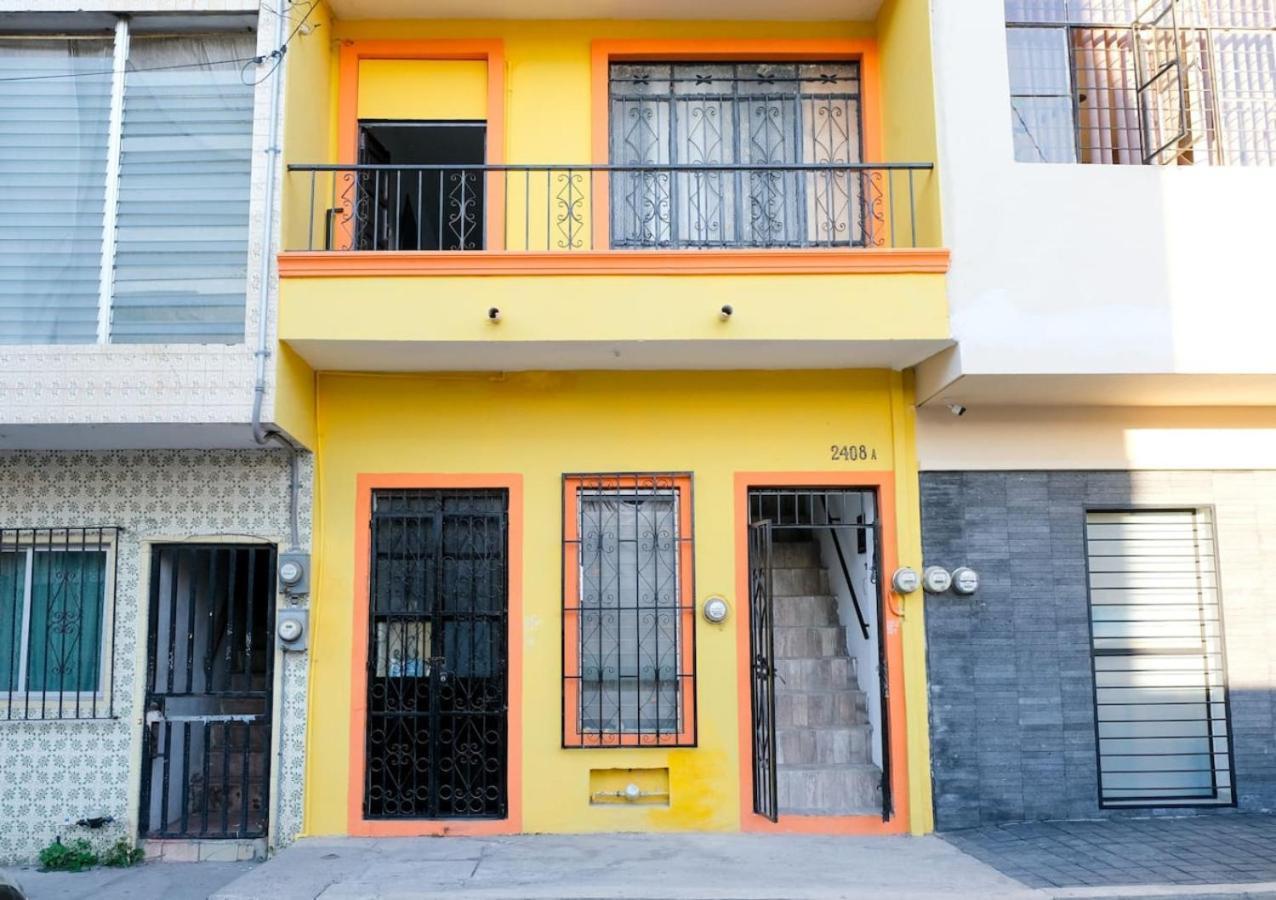 Remodeled Cozy 3 Blocks From The Malecon