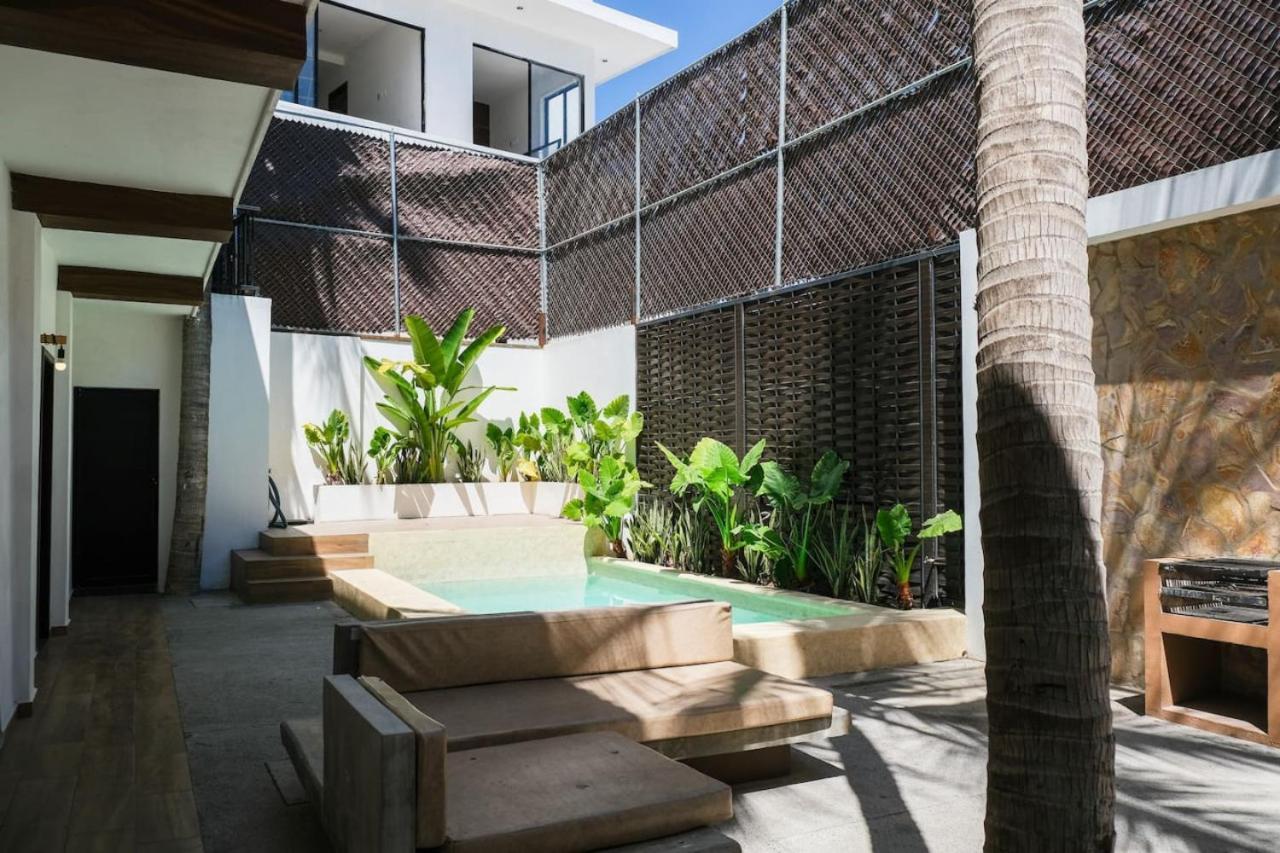 Walkable Vacation Gem 2br1ba Office