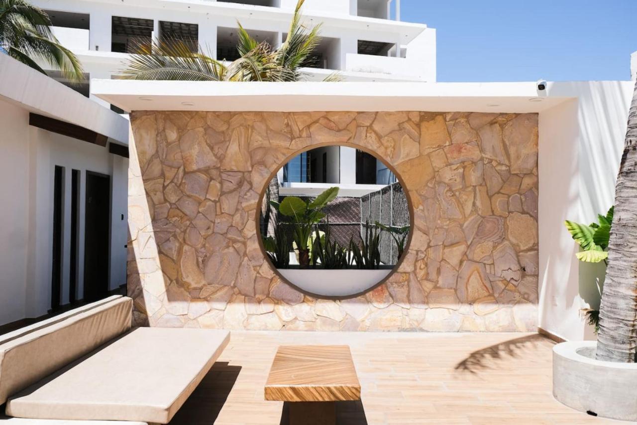 Walkable Vacation Gem 2br1ba Office