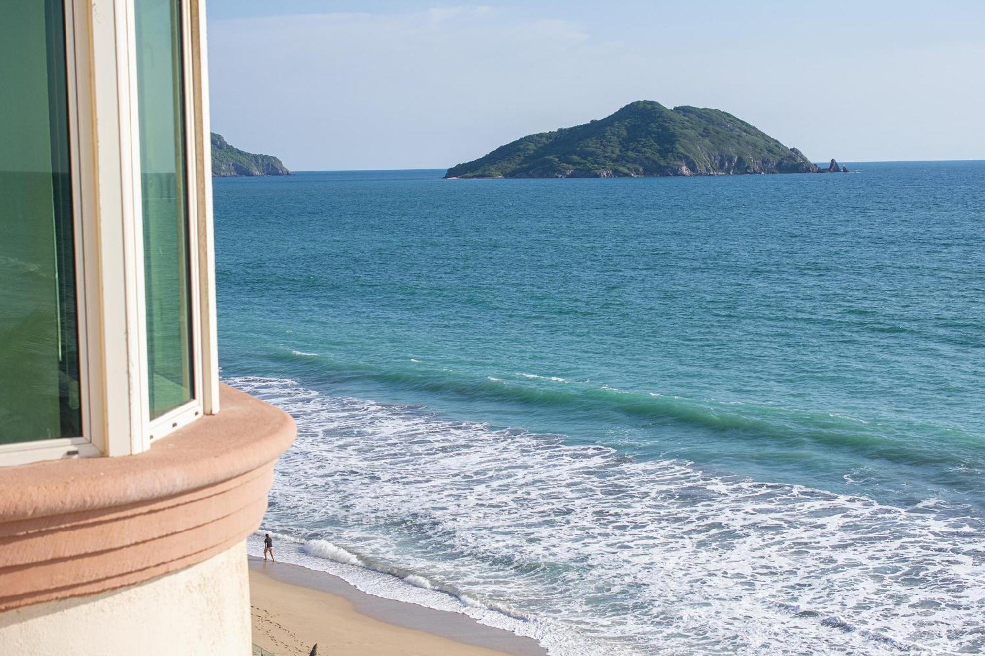 The Stunning Paraiso Ii, See!!