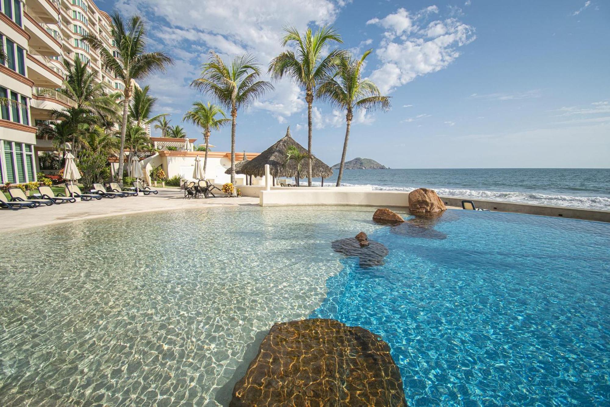 The Stunning Paraiso Ii, See!! *