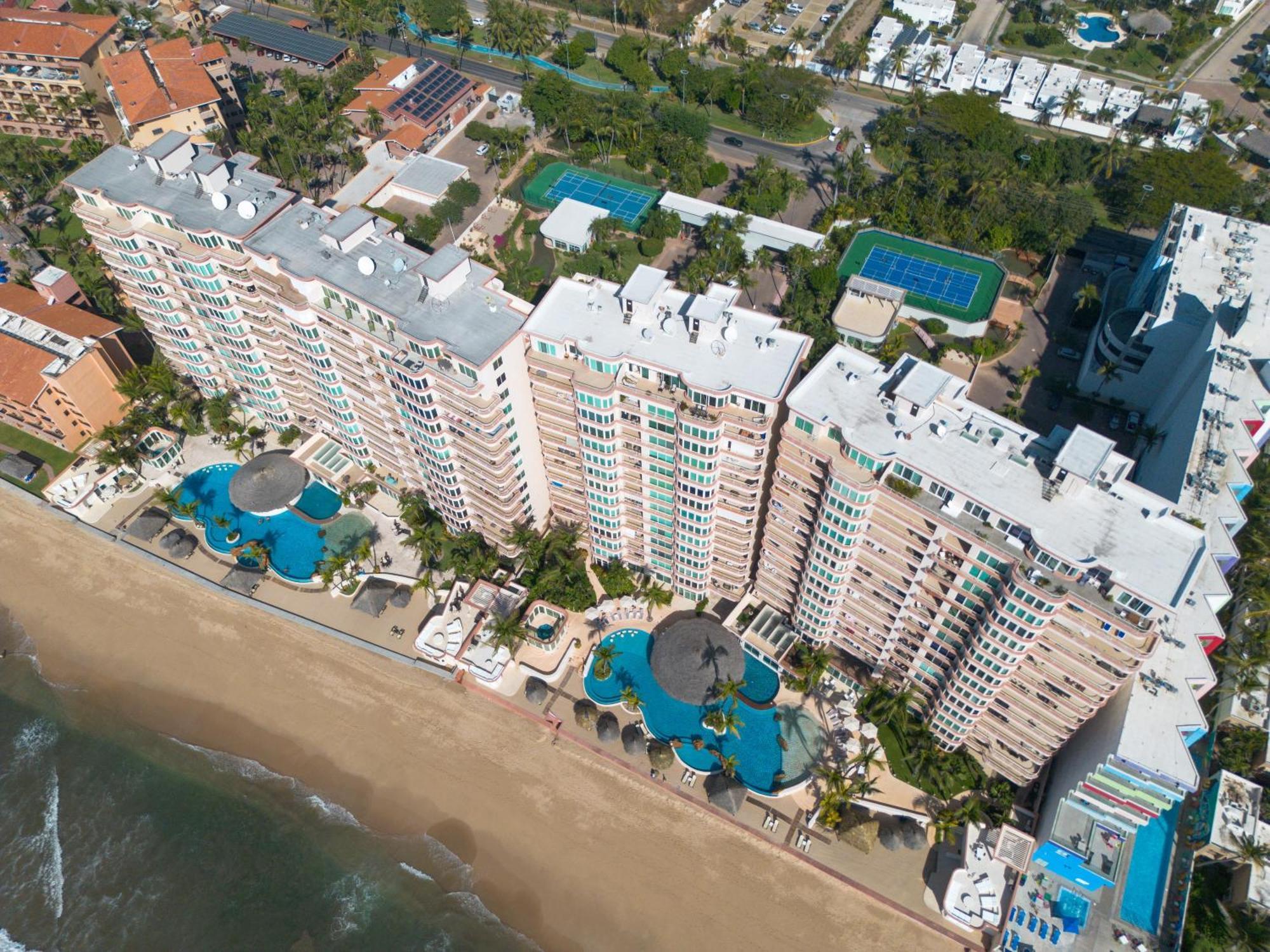 The Stunning Paraiso Ii, See!! *
