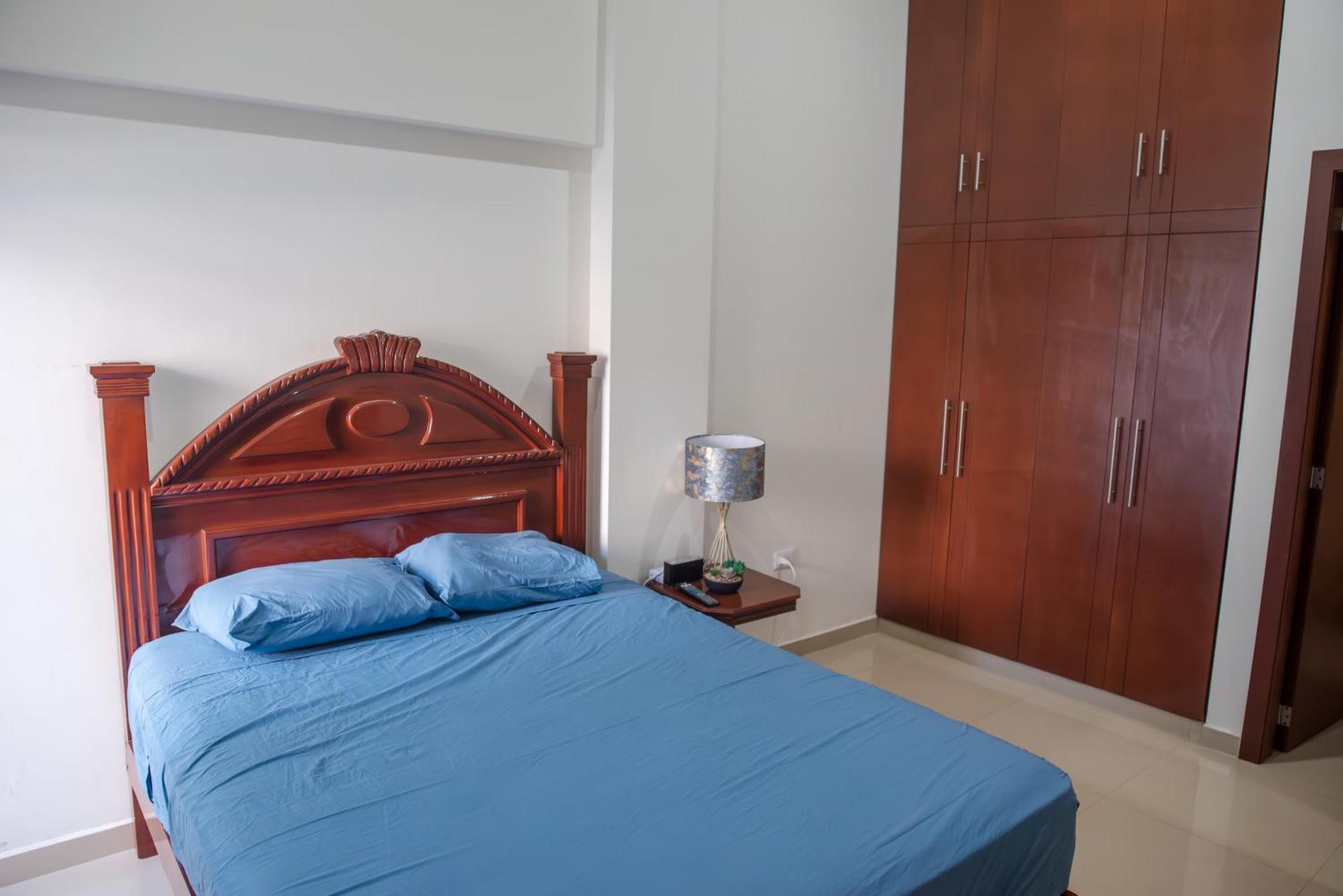 2br-3ba Block From W Rooftop Jacuzzi Apartamento