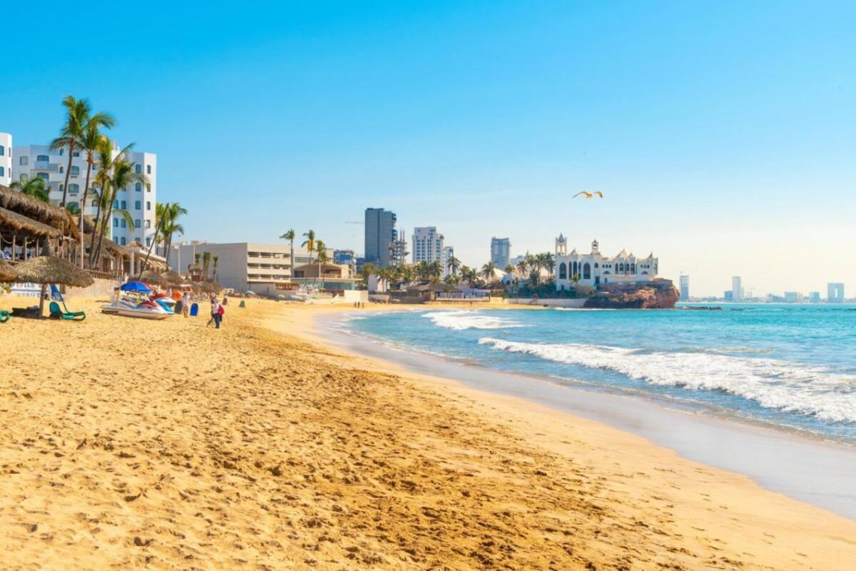 Condesa 10 To 100 Steps To The * Mazatlán