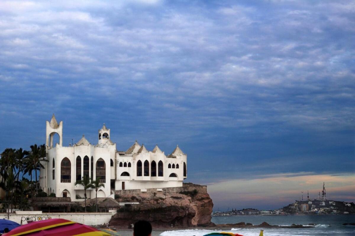 Condesa 10 To 100 Steps To The * Mazatlán