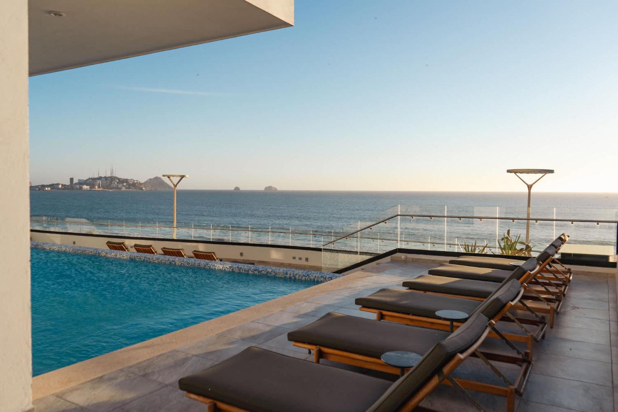 In Malecon With Pool And View Of The Stadium - Altomare 1302 * Mazatlán