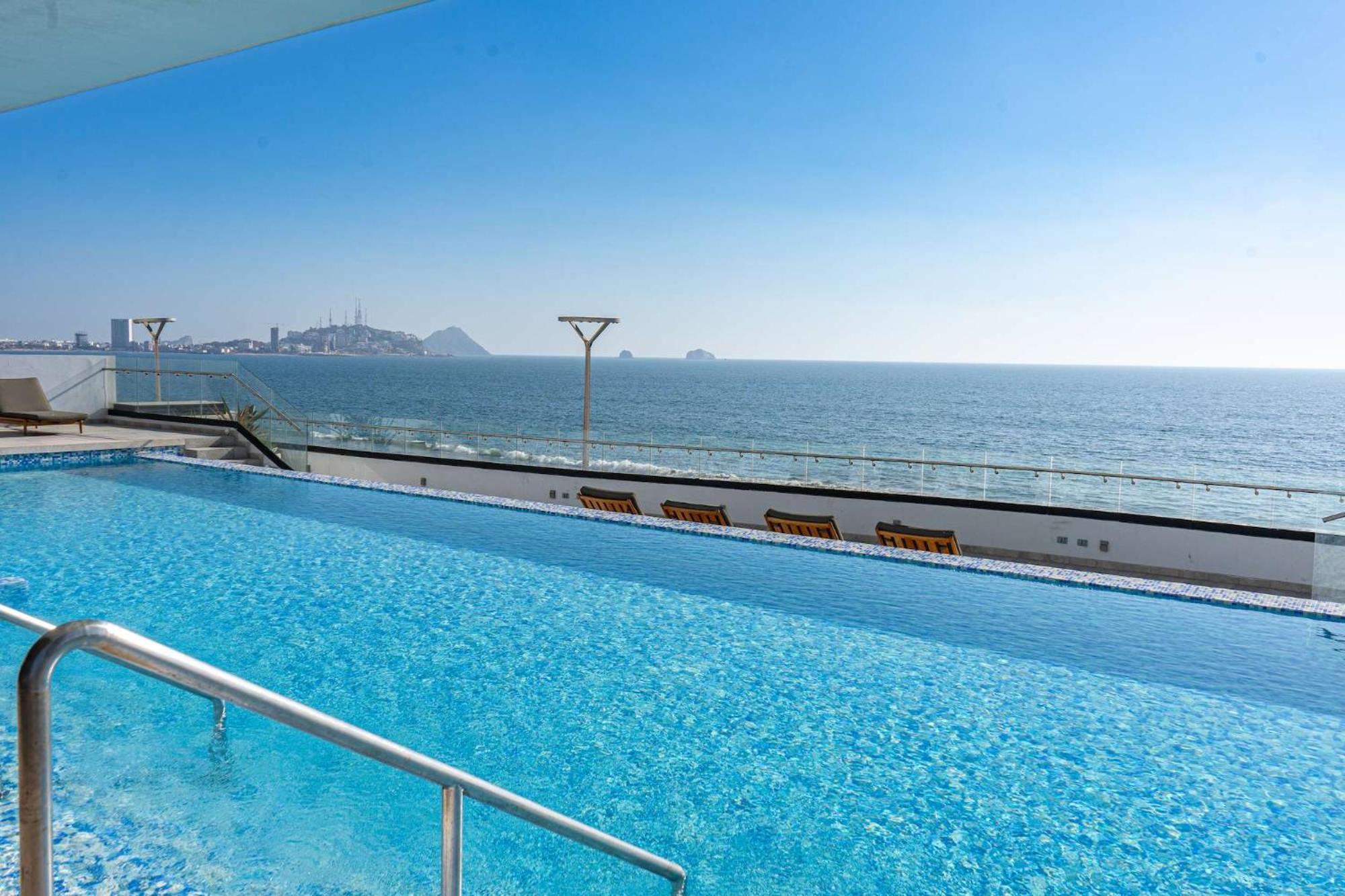 In Malecon With Pool And View Of The Stadium - Altomare 1302 Apartamento Mazatlán