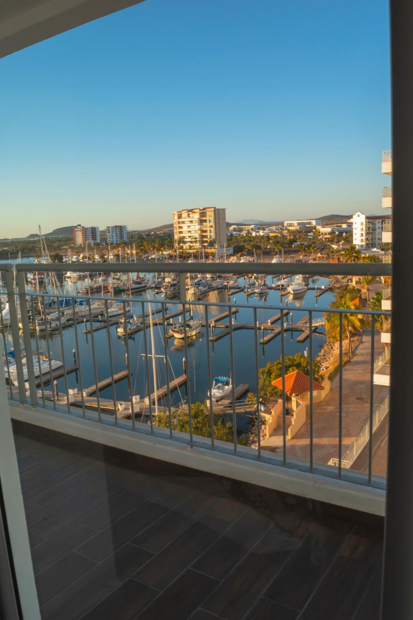 Frente A La Marina Y Super Vista By G P S Rentas