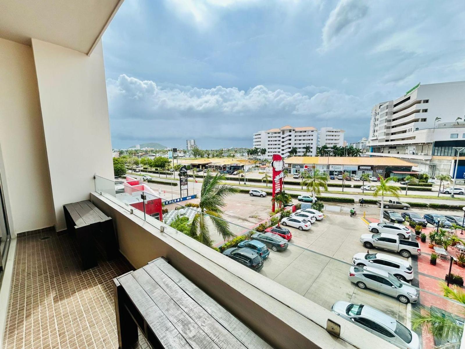 Departamento Cerca De La Marina Y Zona Dorada *