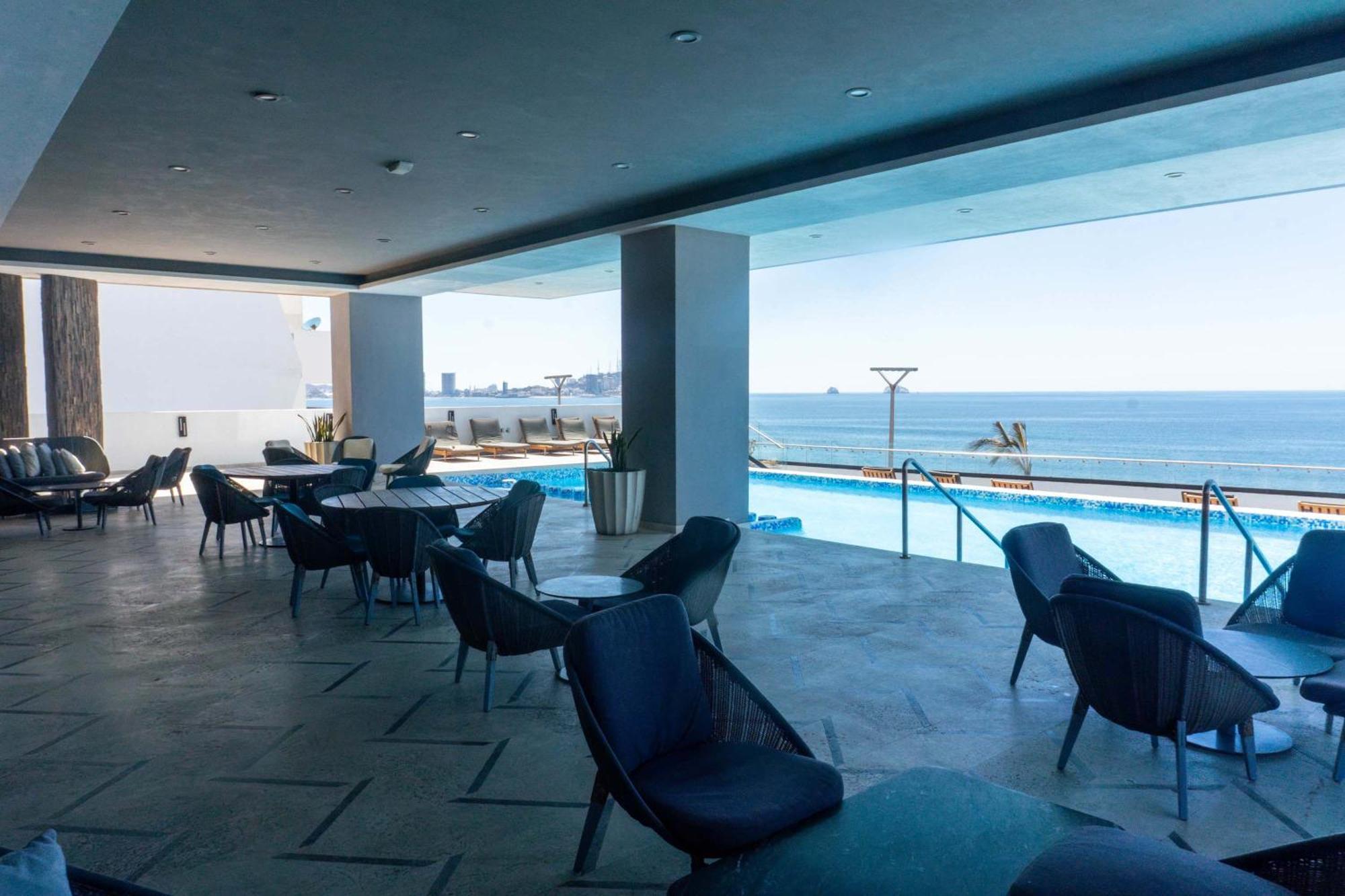 Apartamento In Malecon With Pool And View Of The Stadium - Altomare 1302 *