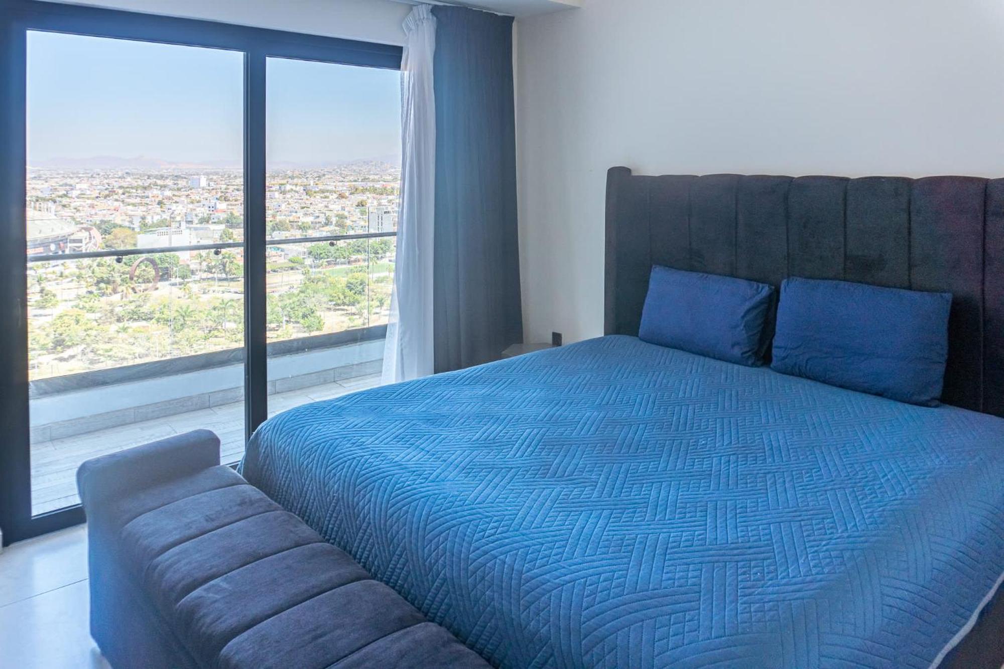 Apartamento In Malecon With Pool And View Of The Stadium - Altomare 1302