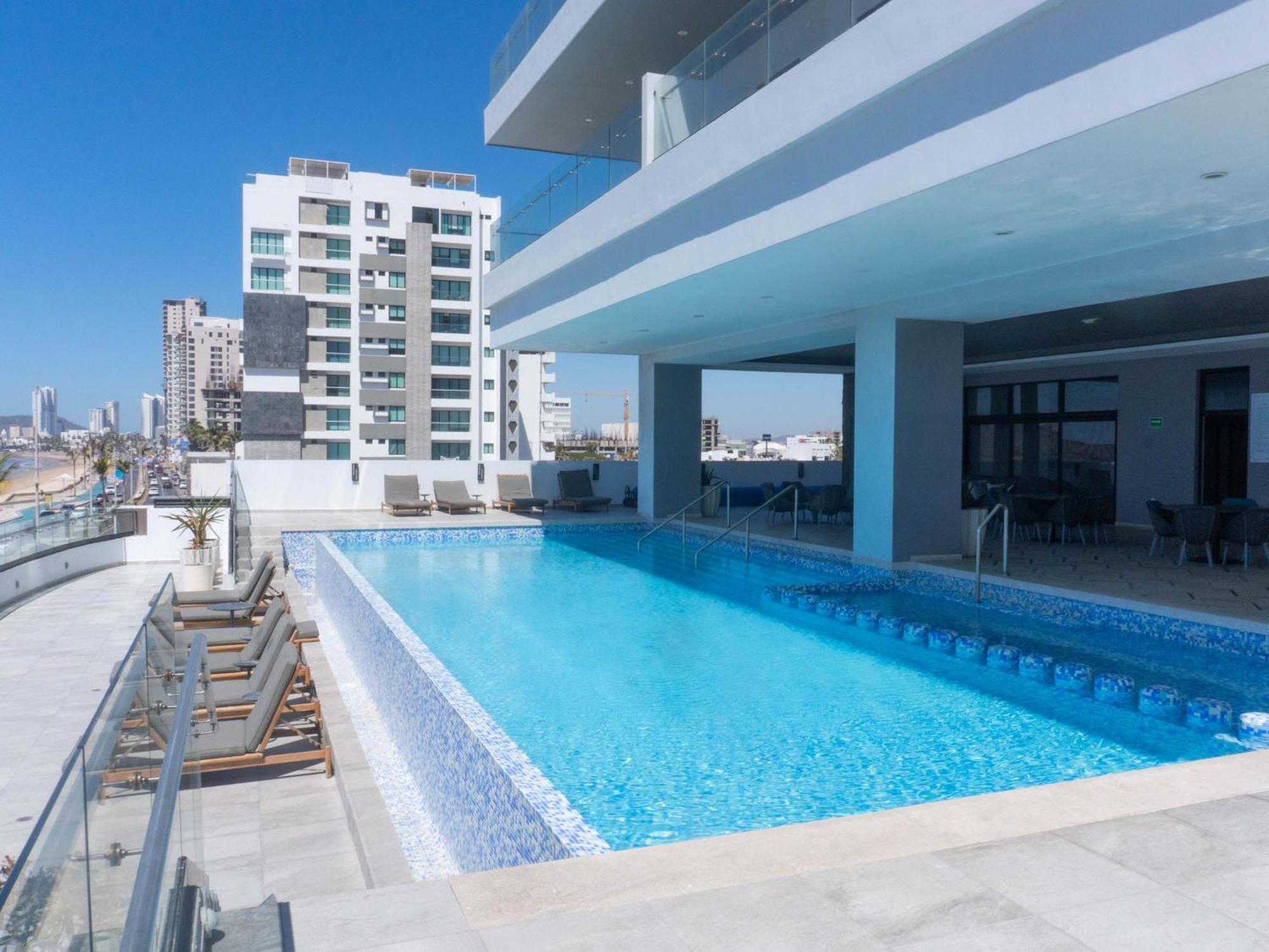 In Malecon With Pool And View Of The Stadium - Altomare 1302 Apartamento Mazatlán