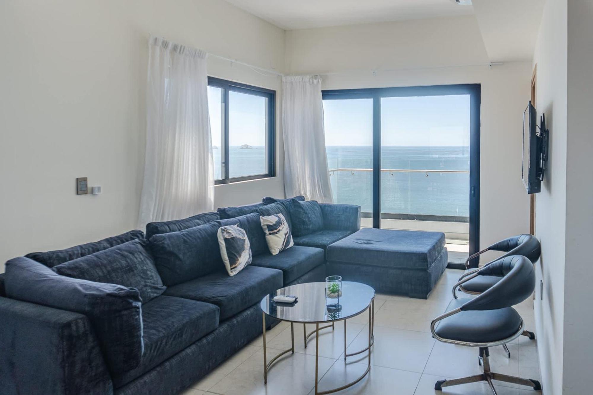 Apartamento In Malecon With Pool And View Of The Stadium - Altomare 1302