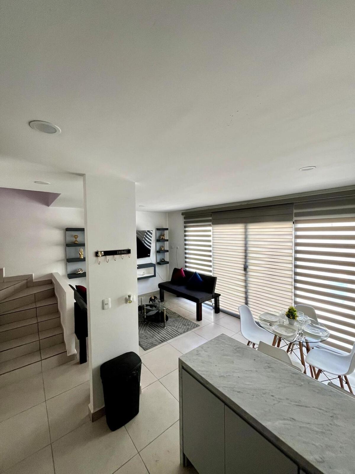 Casa Exclusiva Con Alberca En Privada Cerca De Galeria