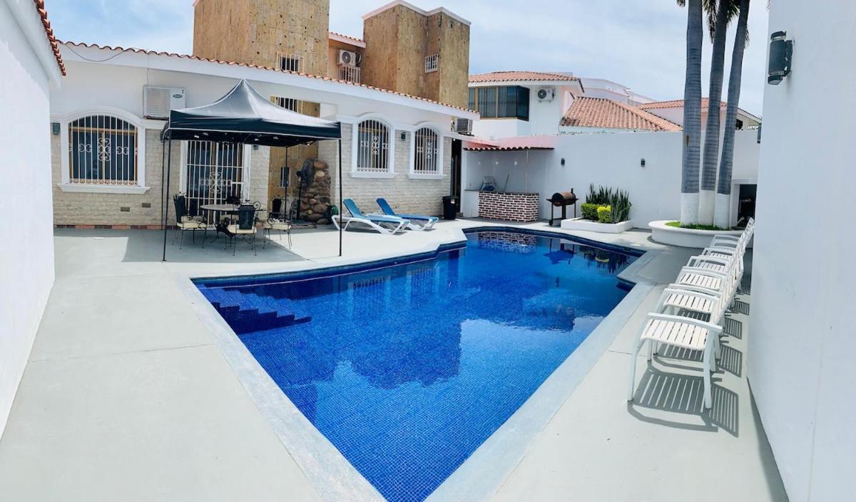 Casa Lomas En Zona Dorada, 5 Minutos De La Playa Сasa de vacaciones