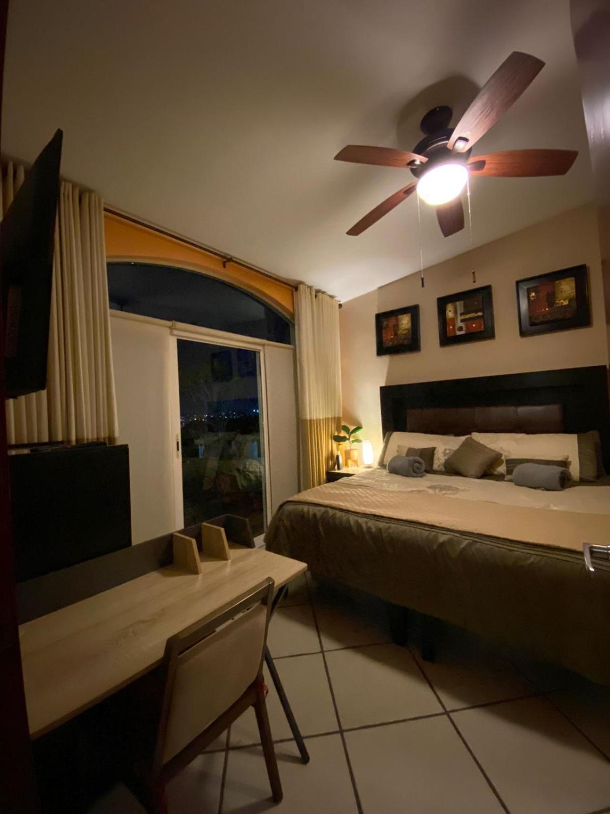 Apartamento Ocean Front- Marina View- Tiara Sands Resort, Sleeps 4 *