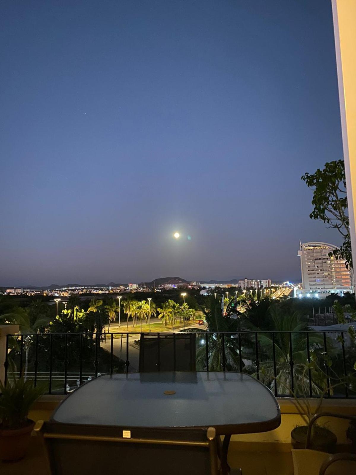 Apartamento Ocean Front- Marina View- Tiara Sands Resort, Sleeps 4 Mazatlán