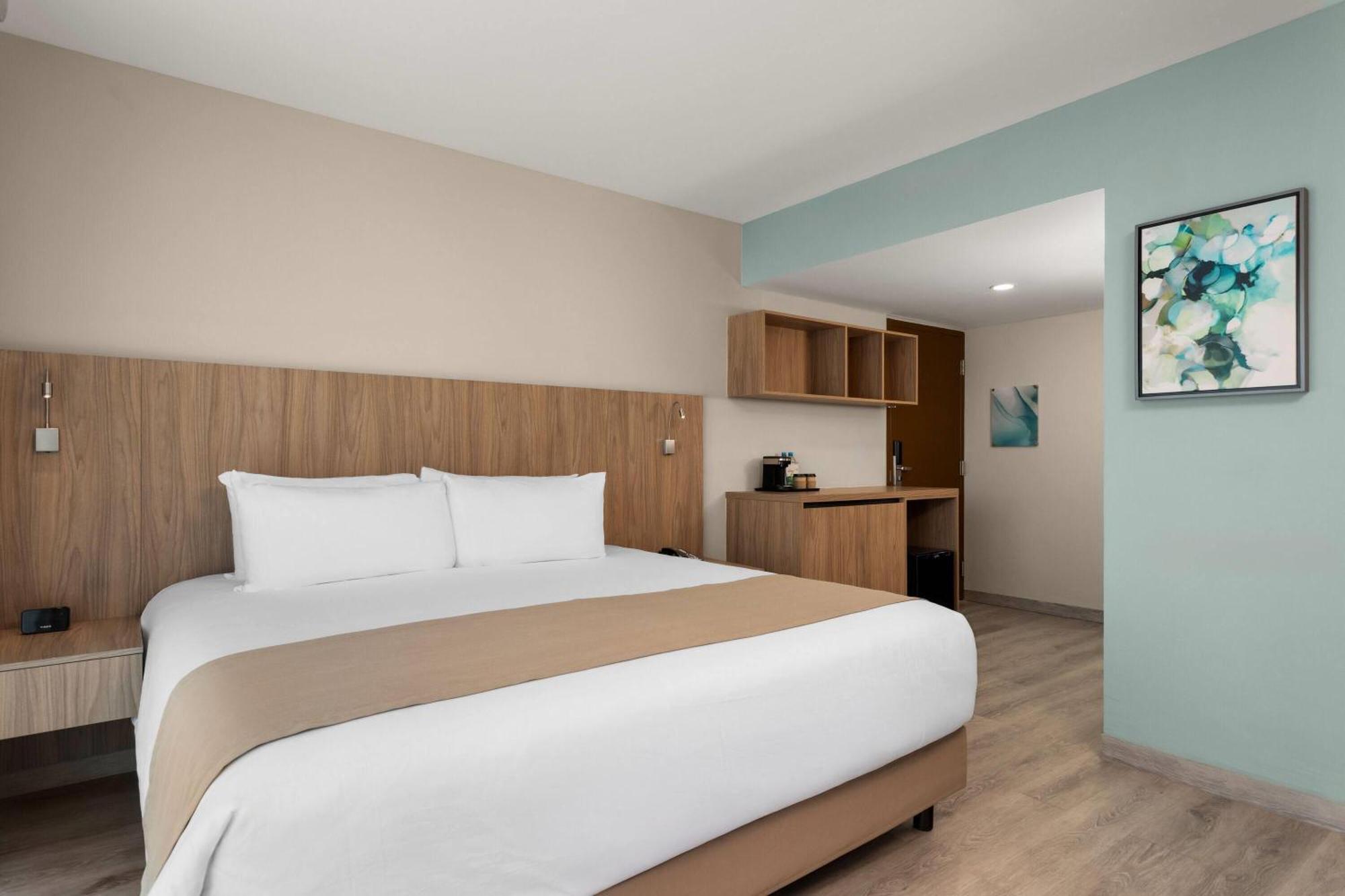 Hotel Wyndham Garden Marina 3*