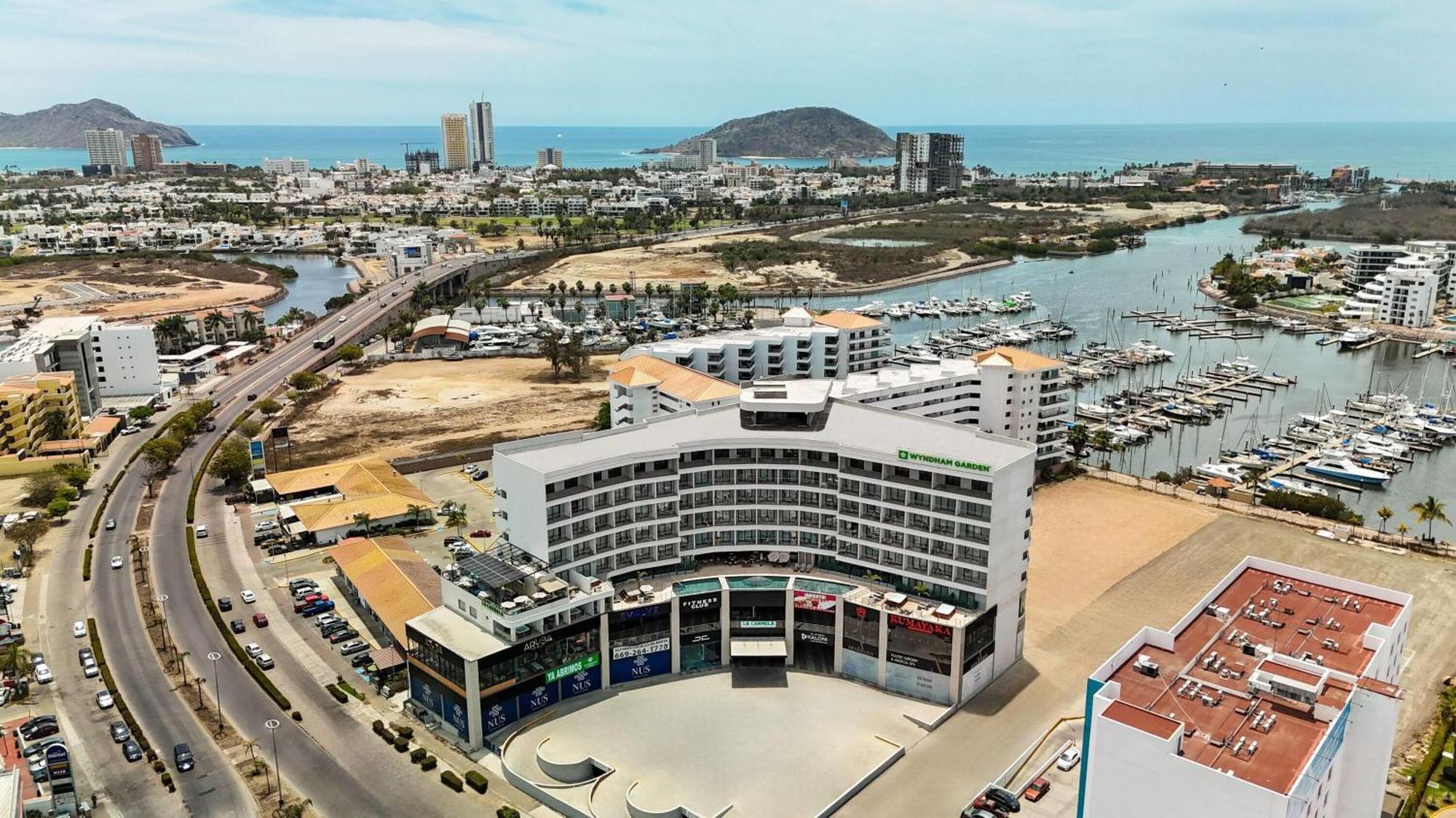 Hotel Wyndham Garden Marina 3*