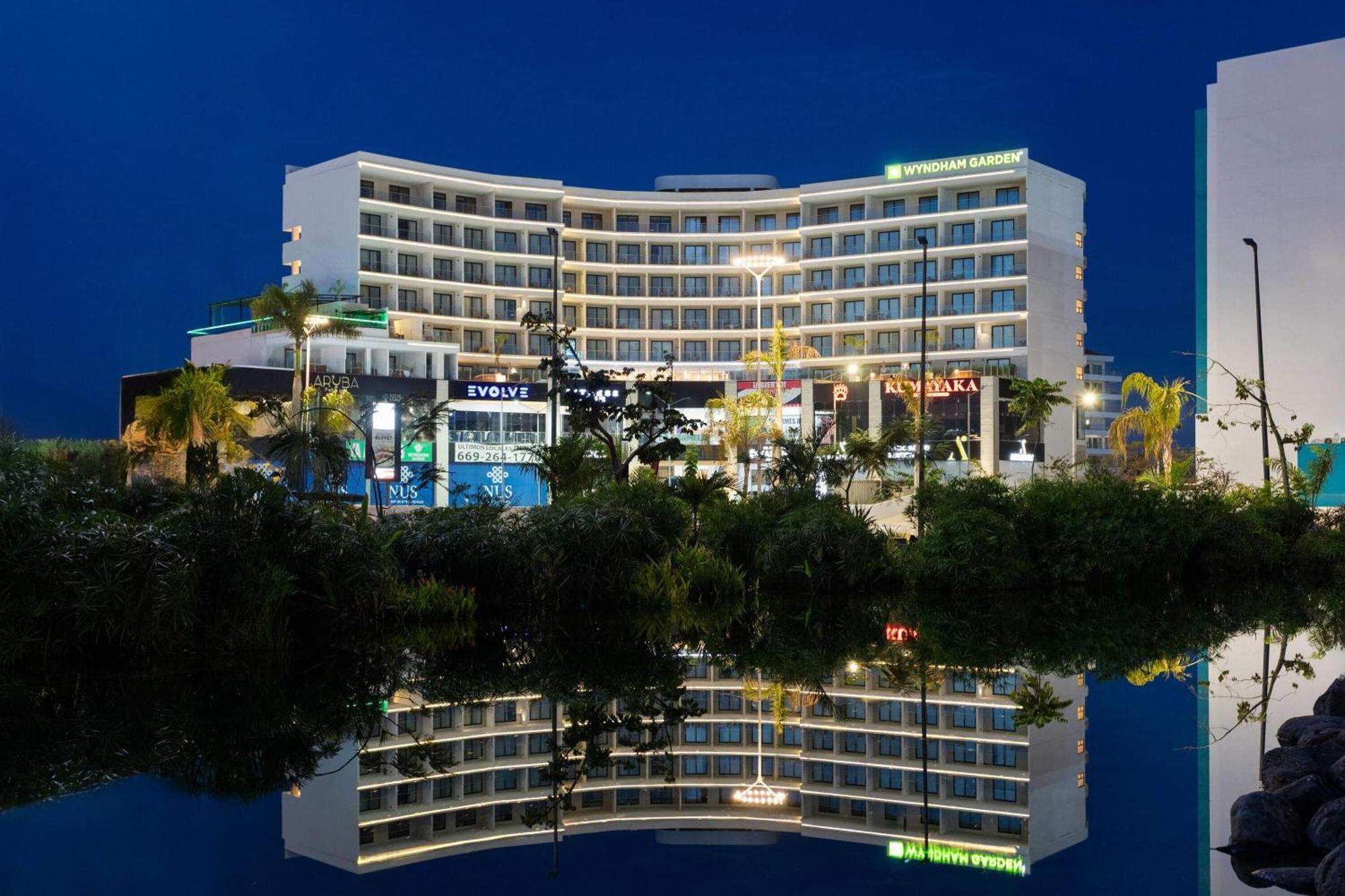 Wyndham Garden Marina Hotel 3*