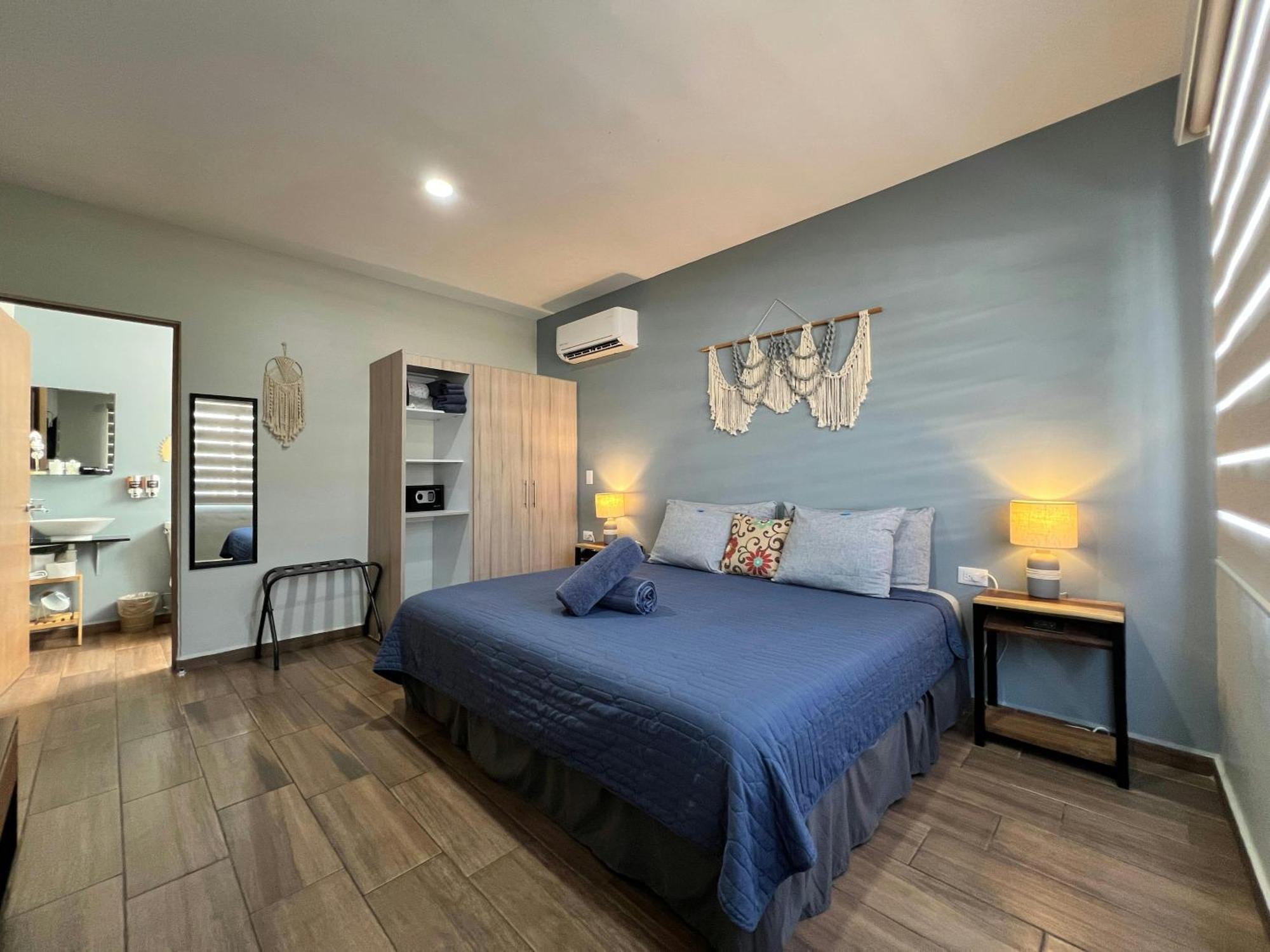 Promo! 2br-pool-views-king Bed-walk 2 Beach-5 Star Area Mazatlan