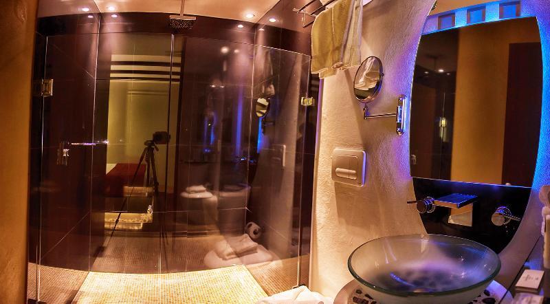 The Jonathon Boutique 5*