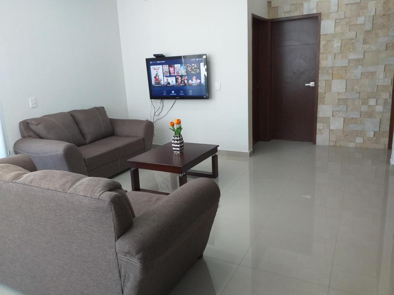 Renta Vacacional A 2 Cuadras De La Playa O Malecon De Apartamento *