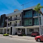 Amplio Departamento en Zona Dorada a 3 Cuadras de Playa - P304