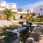 Casa En Privada Frente A La Playa Con Alberca!