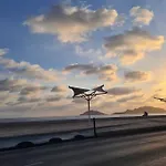 Departamento nuevo cerca del malecón y zona dorada