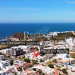 Casa en renta con alberca muy cerca del mar