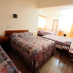 Hotel Morales Inn